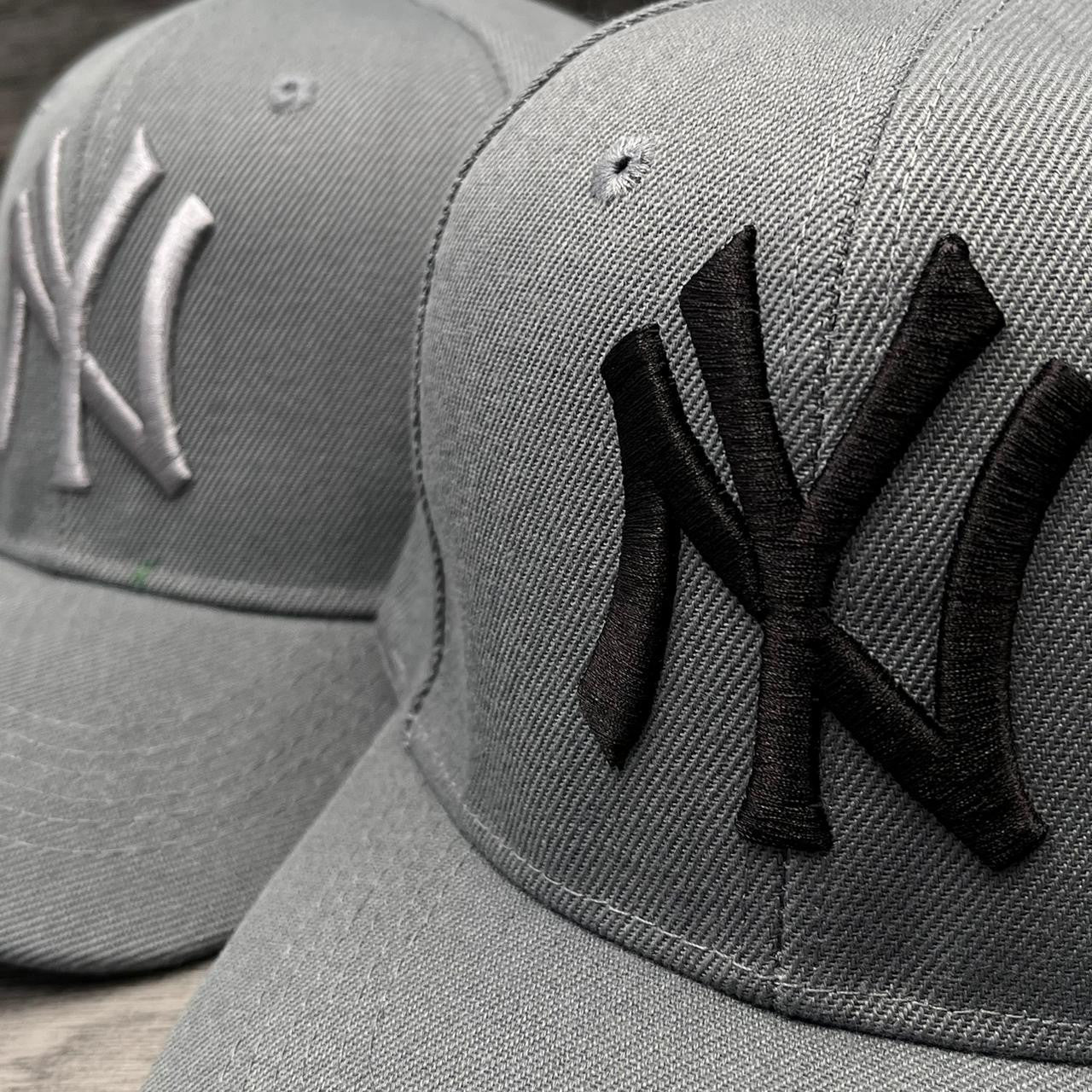 GORRA DEPORTIVA CON LOGO NY - LA -BORDADA AJUSTABLE CON VELCRO